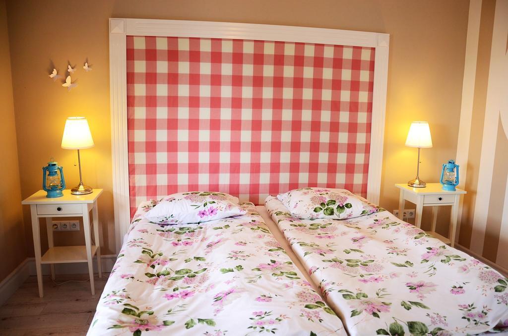 Stare Sady Chillout Rooms "Pod Jabloniami" Mikołajki Habitación foto