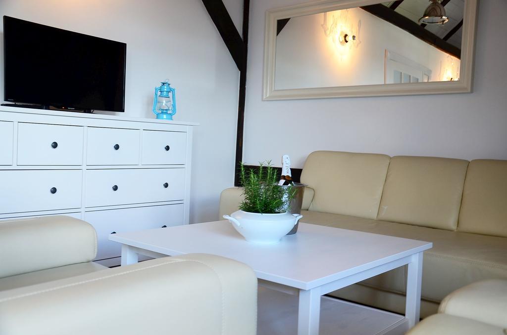 Stare Sady Chillout Rooms "Pod Jabloniami" Mikołajki Habitación foto